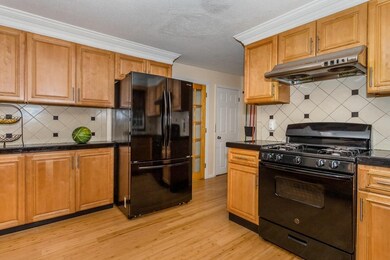 31 Pearl St, Randolph, MA 02368 - photo 6