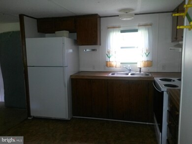 513 Phillips Ln, Bunker Hill, WV 25413 - photo 4