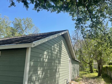 3106 10th St, Bay City, TX 77414 - photo 5