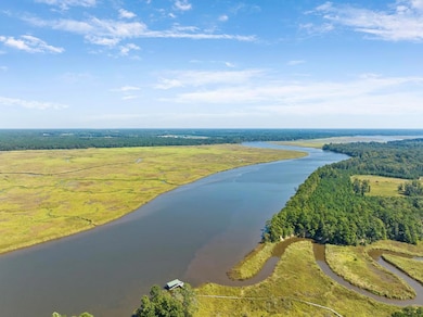 1976 Custis Millpond Rd, West Point, VA 23181 - photo 4