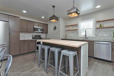 2316 Forest Rd, Lansing, MI 48910 - photo 7