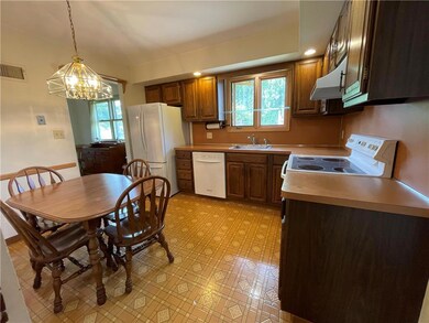 1769 Peachtree Cir, Whitehall, PA 18052 - photo 5