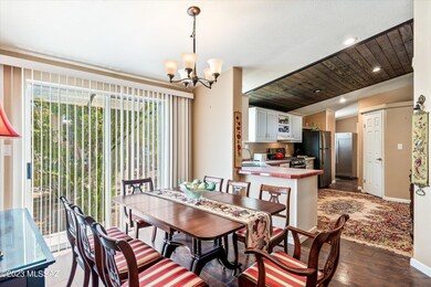 15-Dining Area