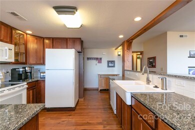 250 Creekside Way unit C-101, Burnsville, NC 28714 - photo 7