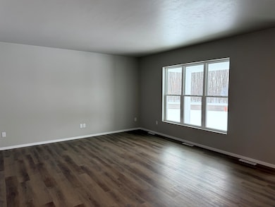 N9305 Gemstone Ct, Appleton, WI 54915 - photo 6