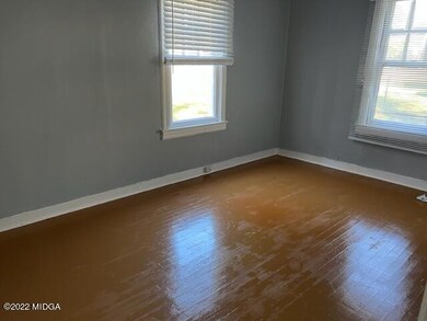 1260Auburnbed3