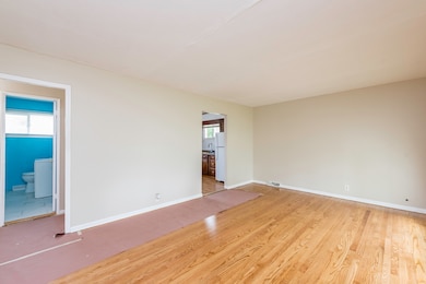 1101 Pine St, Waukegan, IL 60085 - photo 6