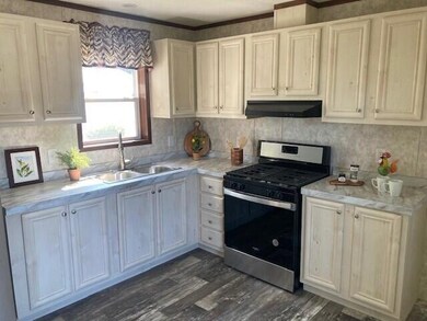 kitchen T