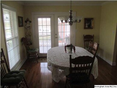 Formal dining room. Plenty of natural lighting. Fr