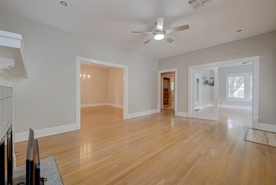 1604 Cherryhurst St, Houston, TX 77006 - photo 5