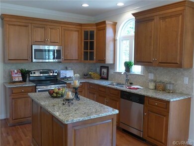 Beautiful Kitchen with Granite Countertops, Stainl