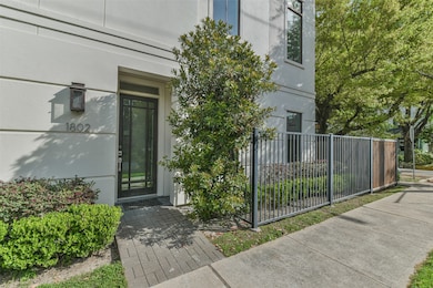 1802 Vermont St, Houston, TX 77006 - photo 4