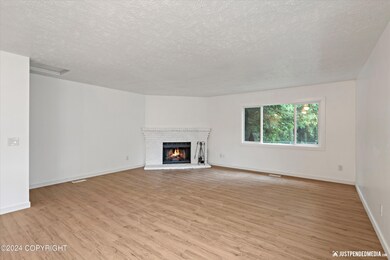 7311 Durenda Cir, Anchorage, AK 99507 - photo 3