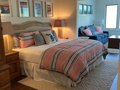 Large primary with attached den