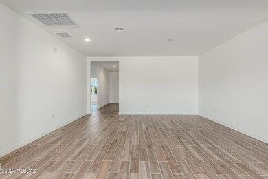 _Catalina_H50T4_GrayCabinets