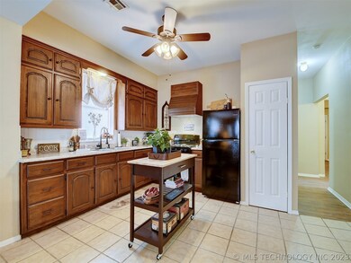 718 3rd St NE, Ardmore, OK 73401 - photo 6