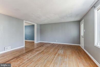 4315 Chippendale St, Philadelphia, PA 19136 - photo 3