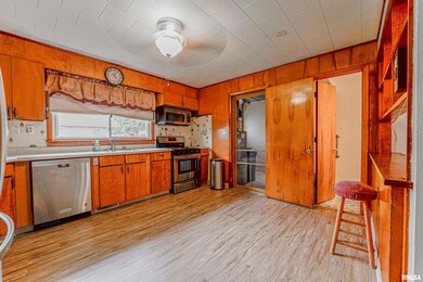 1611 Pulaski St, Lincoln, IL 62656 - photo 7