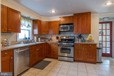 966 Sara Dr, Springfield, PA 19064 - photo 2