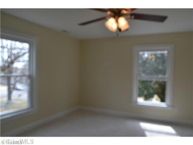 814 Lawsonville Ave, Reidsville, NC 27320 - photo 4