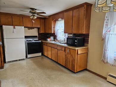 78 Alfred St, Chicopee, MA 01020 - photo 3