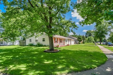 1345 N Elmwood Dr, Aurora, IL 60506 - photo 2