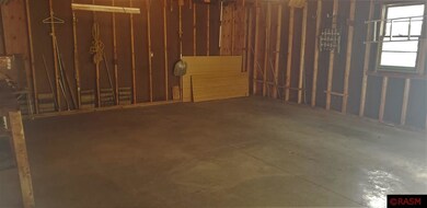 404 Linden St, New Ulm, MN 56073 - photo 2