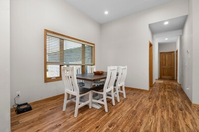 12-web-or-mls-APH05972