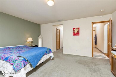 14-Primary Bedroom 20240513-DW-1865
