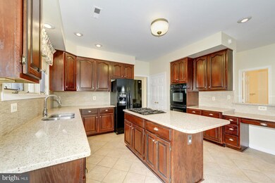 8511 Silverview Dr, Lorton, VA 22079 - photo 7