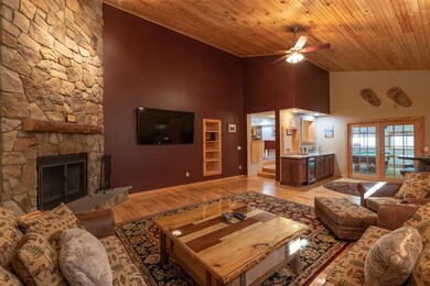 1129 Daniel Webster Hwy, North Woodstock, NH 03262 - photo 3