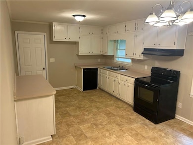 entrance to kitchen from family room