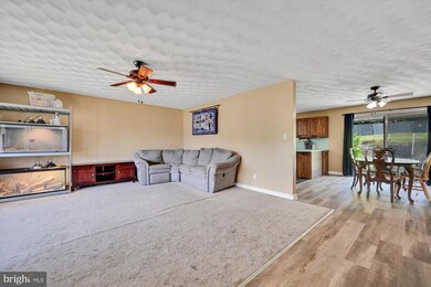 1448 Butter Ln, Reading, PA 19606 - photo 3