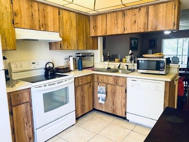 208 Cypress Ct unit 208, Oldsmar, FL 34677 - photo 6