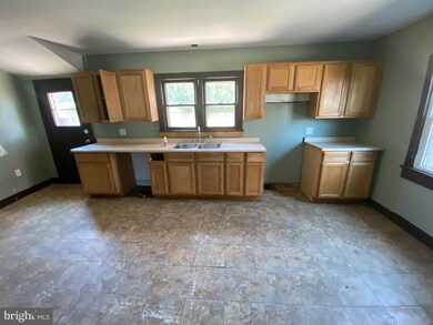 3 Railroad Ave, Bridgeport, NJ 08014 - photo 6