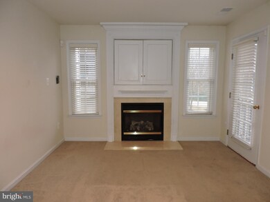 8427 Ice Crystal Dr, Laurel, MD 20723 - photo 5