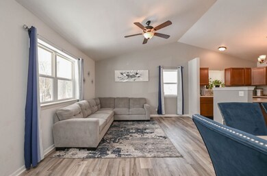 unlisted-address, Waukegan, IL 60085 - photo 3