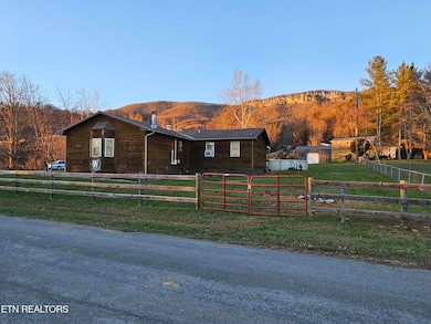 798 Sand Cave Rd, Ewing, VA 24248 - photo 4