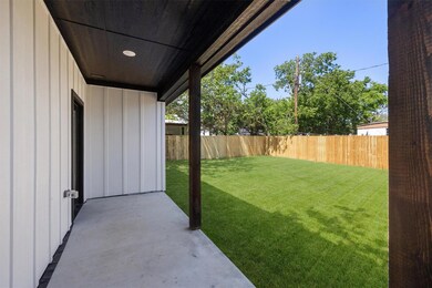 818 Pecos River Dr, Granbury, TX 76048 - photo 4