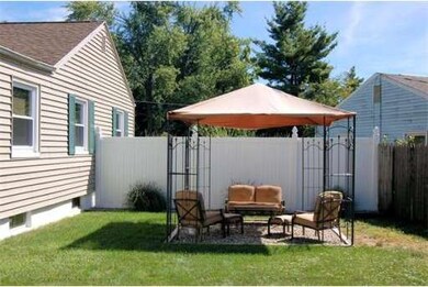 102 Kirk Dr, Springfield, MA 01109 - photo 6