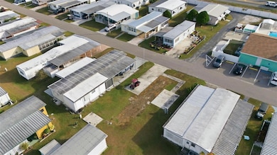 38627 Lansing Ave, Zephyrhills, FL 33542 - photo 4