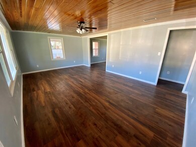 304 James St, Adel, GA 31620 - photo 3