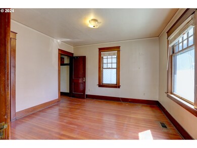 1107 E 9th St, the Dalles, OR 97058 - photo 7