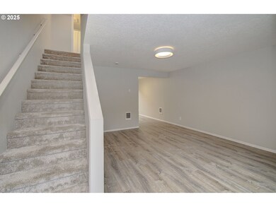 Living Room/Entrance