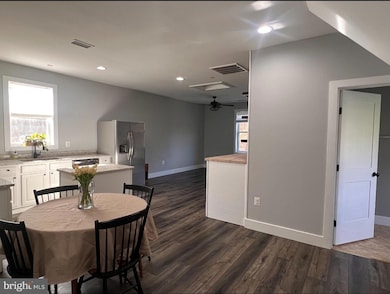 8449 Stevens Rd, Owings, MD 20736 - photo 4