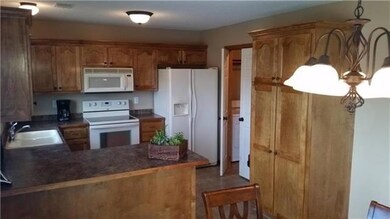 Counter Height BREAKFAST BAR! Built in MICROWAVE! 