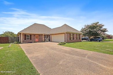 328 Red Cedar Dr, Brandon, MS 39047 - photo 2