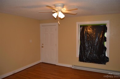 819 Charlotte Ave, Statesville, NC 28677 - photo 4