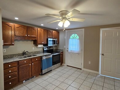 27 Ferry St unit B, South Grafton, MA 01560 - photo 6