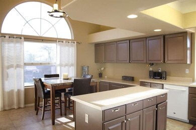 4 kitchen-and-dining.jpg